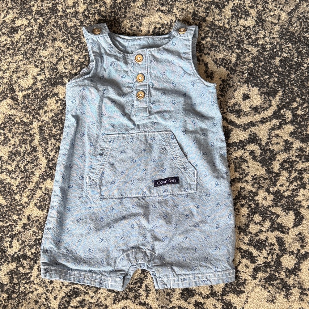 Calvin Klein romper baby size 6-9 month nwot